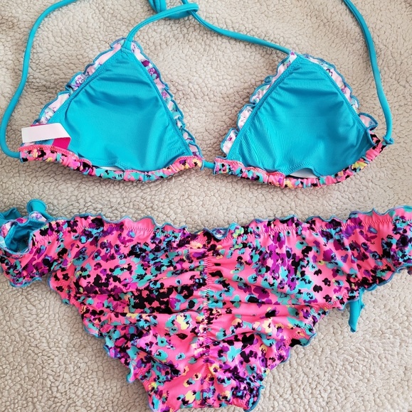 Victoria's Secret Ruffle Bikini - Picture 2 of 4